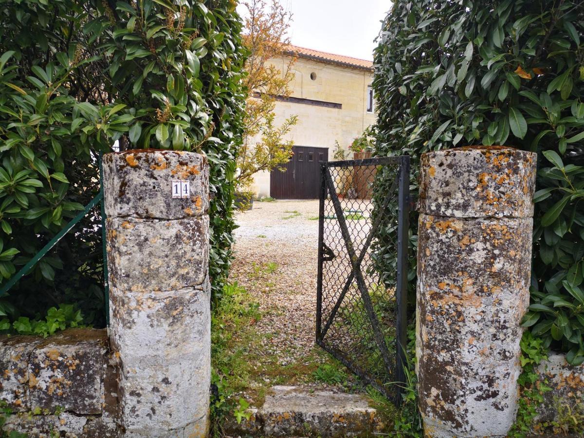 Maison De Campagne Proche Libourne Saint-Denis-de-Pile Bagian luar foto